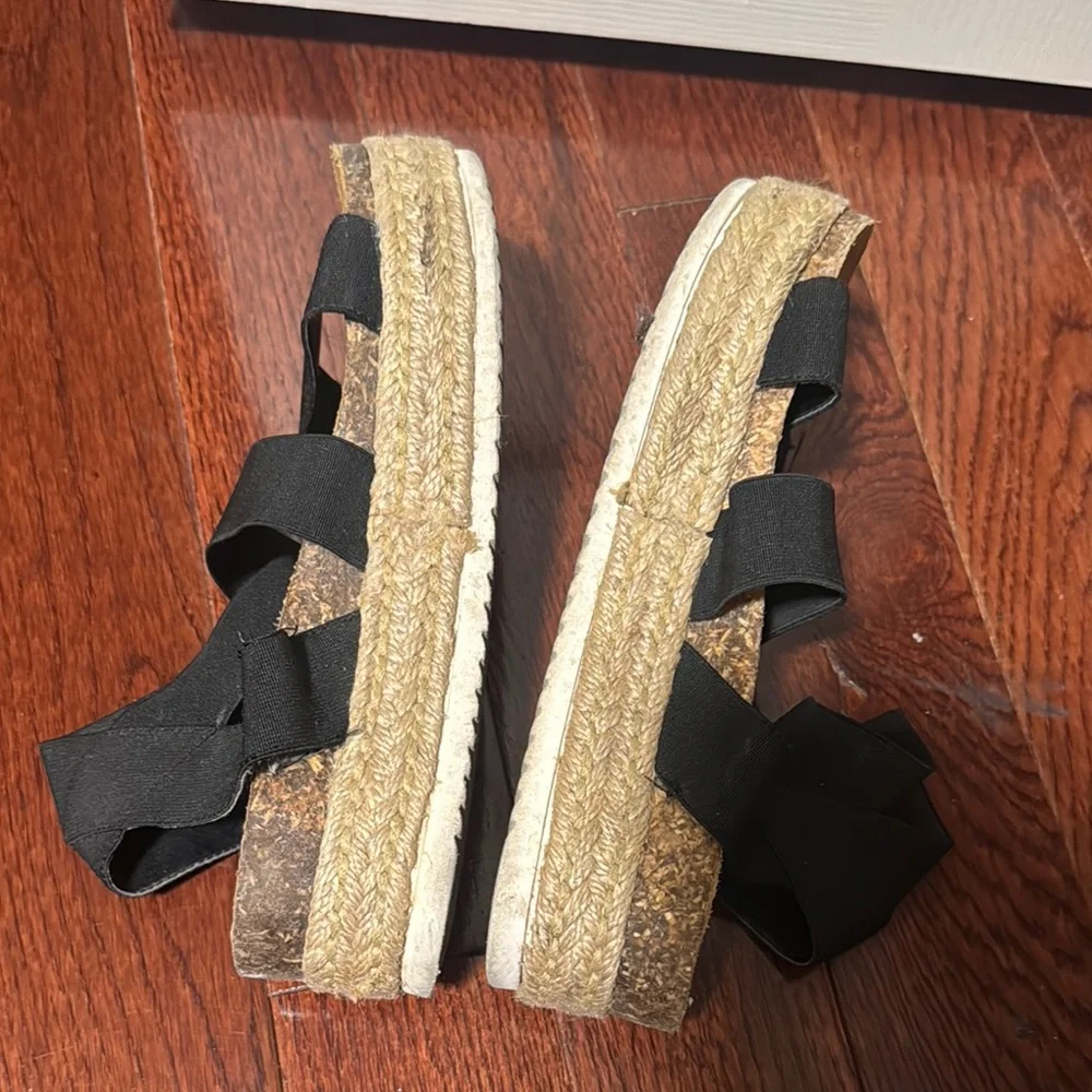 Steve Madden Black Strappy Sandals - Picture 4 of 5